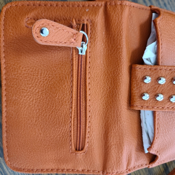 Faux Leather Wristlet Wallet with Zipper Closure - Picture 3 of 9